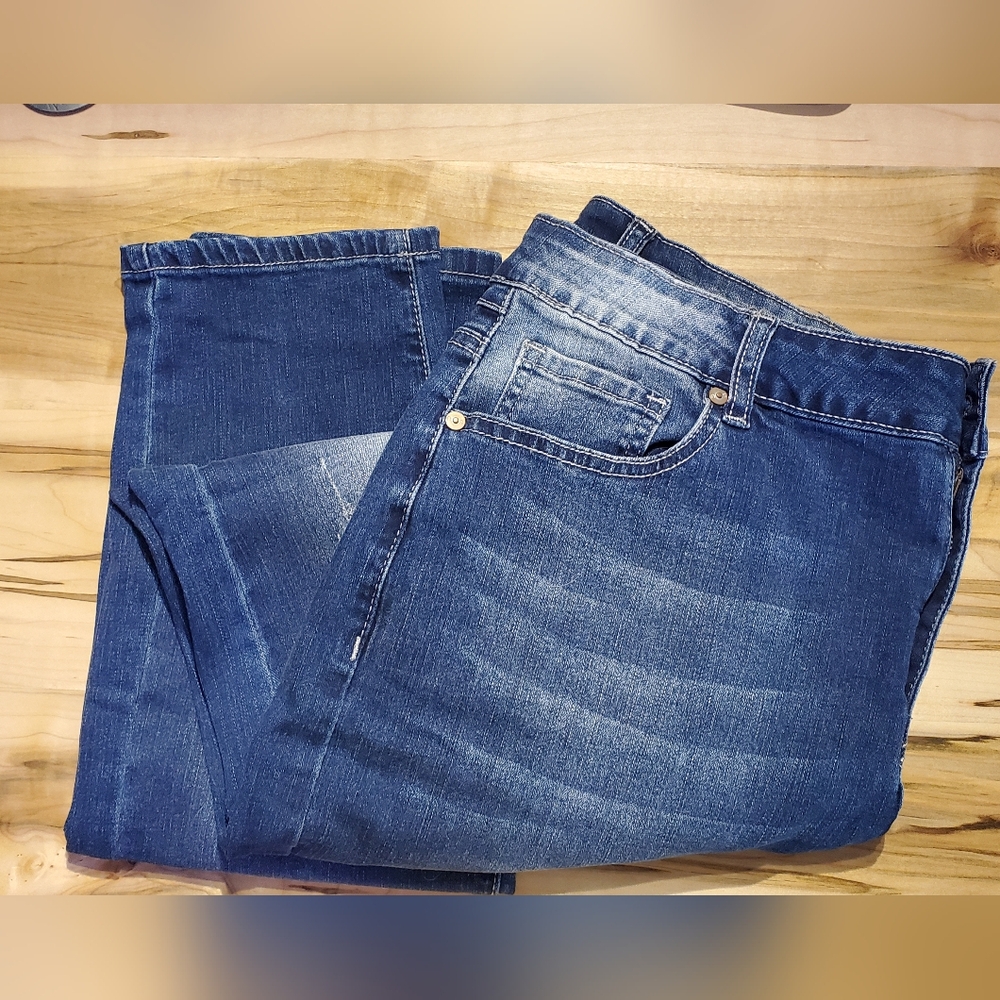 ☆3/35$ | NWOT Blue Distressed High-Rise Stretch Jeans in Size XXL
